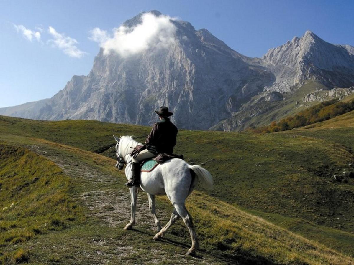 Appartamenti turistici - Aurora Poggio Picenze Esterno foto